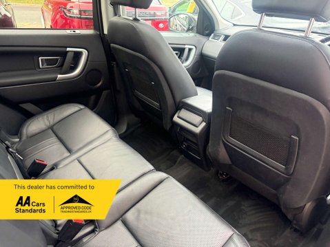 Land Rover Discovery Sport 2.0 Discovery Sport Black HSE TD4 Auto 4WD 5dr 31