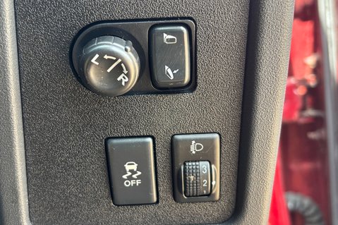 Nissan Qashqai 360 CAMERA..GLASS ROOF..SAT NAV..BLUETOOTH..10 SERVICES..STUNNING EXAMPLE 23