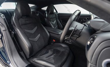 Aston Martin DBS Superleggera 11