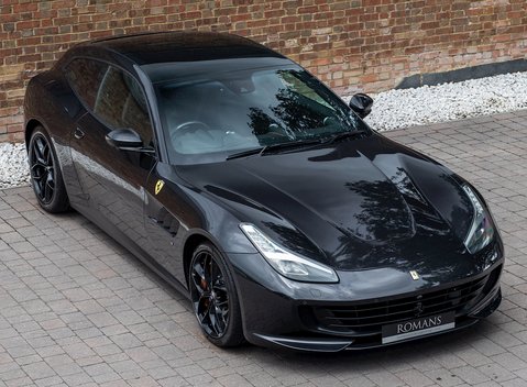 Ferrari GTC4 Lusso T 8