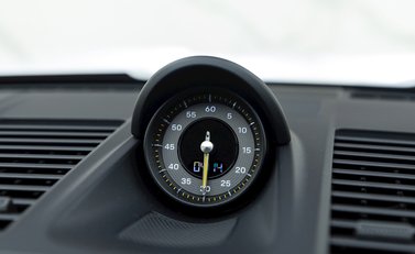 Porsche 911 (992) GT3 Touring 15