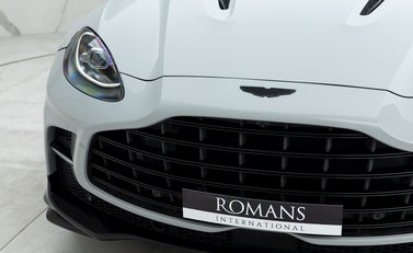 Aston Martin DBX 707 23