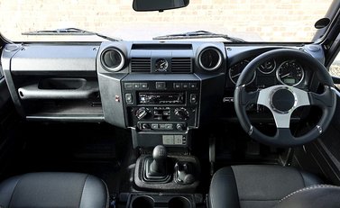 Land Rover 110 XS 6