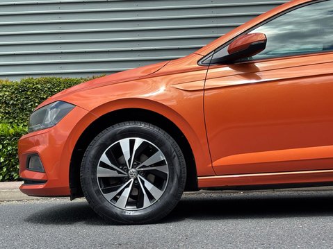 Volkswagen Polo SE TSI 9