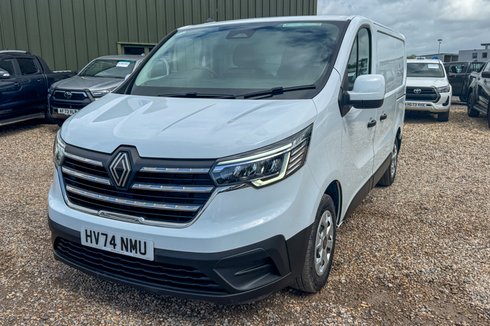 Renault Trafic SWB L1H1 Low Roof Advance SL30 Air Con Nav Sensors EURO 6