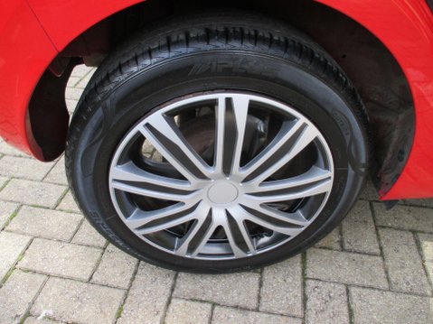 Vauxhall Viva 1.0i SE Euro 6 5dr (a/c) 10