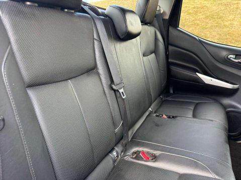 Nissan NP300 2.3 NP300 Navara Tekna dCi 4WD 8