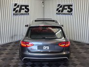 Audi RS4 4.2 FSI V8 Estate 5dr Petrol S Tronic quattro Euro 5 (450 ps) 45