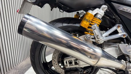 Yamaha XJR1300 RACER 2015 13K MOT MARCH 2027 WARRANTY MUSCLE BIKE 13