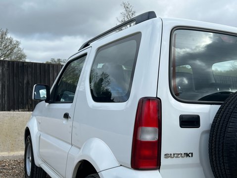 Suzuki Jimny SZ3 23