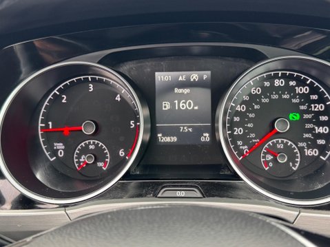 Volkswagen Touran 1.6 TDI BlueMotion Tech SE Family DSG Euro 6 (s/s) 5dr 40