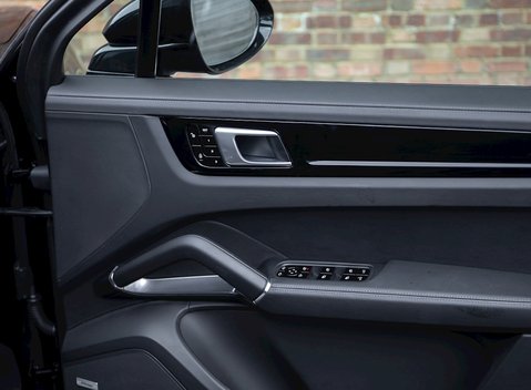 Porsche Cayenne Turbo 22