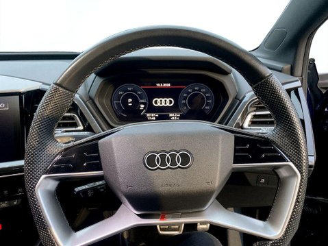 Audi Q4 40 S line SUV 5dr Electric Auto 82kWh (204 ps) Air Con - Alloys - DAB Radio 13