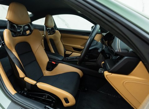 Porsche 911 GT3 TOURING (992) 14