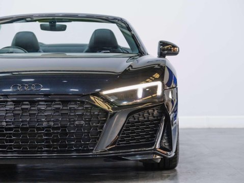 Audi R8 5.2 FSI V10 Spyder 2dr Petrol S Tronic quattro Euro 6 (s/s) (570 ps) 20