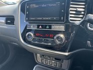 Mitsubishi Outlander 2.4h TwinMotor 13.8kWh 4h CVT 4WD Euro 6 (s/s) 5dr 24