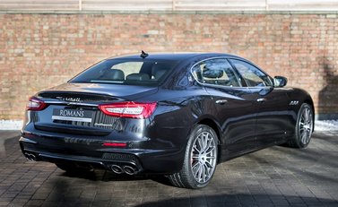 Maserati Quattroporte DV6 7