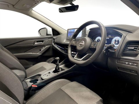 Nissan Qashqai 1.3 DIG-T MHEV N-Connecta SUV 5dr Petrol Hybrid Manual Euro 6 (s/s) (140 ps 12