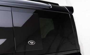 Land Rover Defender SE 28