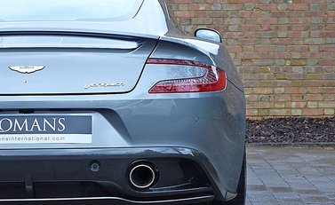 Aston Martin Vanquish 15