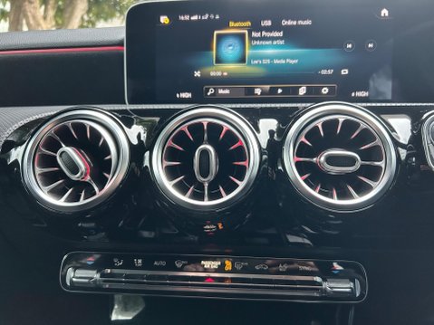 Mercedes-Benz A Class A 200 AMG LINE PREMIUM 35
