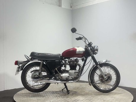 Triumph Bonneville 650 1973 GOOD RUNNING PROJECT BIKE CLASSIC BARN FIND 650CC
