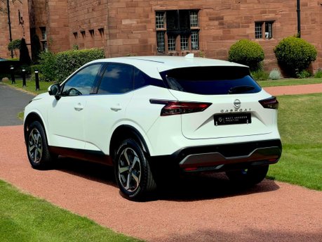 Nissan Qashqai DIG-T N-CONNECTA MHEV 23
