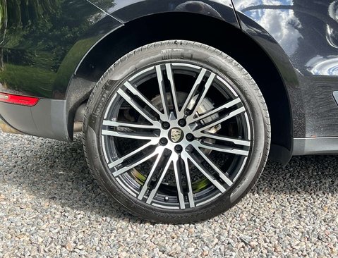 Porsche Macan 3.0 Macan S Semi-Auto 4WD 5dr 14