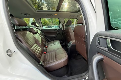 Skoda Yeti Outdoor LAURIN AND KLEMENT TDI DSG - RARE CAR - PAN ROOF -APPLE CARPLAY -8 SERVICES 31