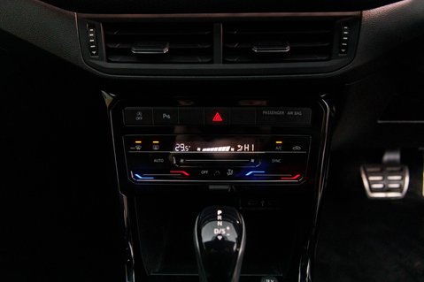 Volkswagen T-Cross R-LINE TSI DSG 34