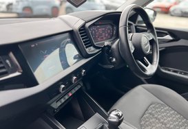 Audi A1 SPORTBACK 1.0 TFSI TECHNIK 31