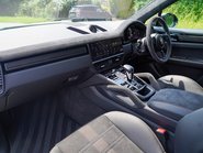 Porsche Cayenne TURBO GT 8