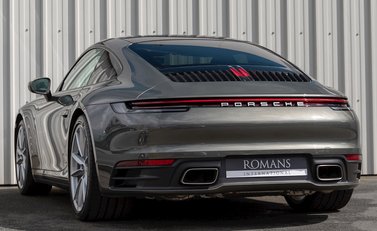 Porsche 911 Carrera (992) 3