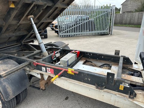 Ford Transit 350 C/C RWD DRW TIPPER 16