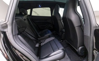 Porsche Taycan 4 Cross Turismo 14