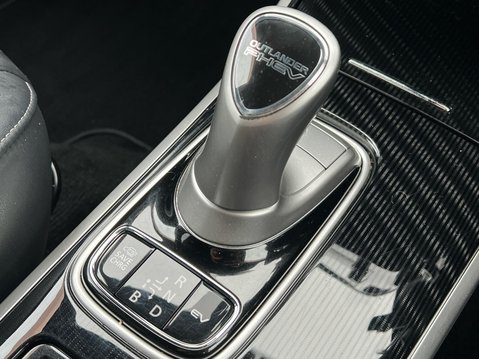 Mitsubishi Outlander PHEV EXCEED 32
