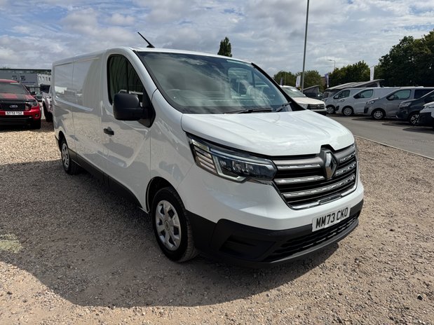 Renault Trafic LWB L2H1 [SOLD KH] Low roof Advance LL30 Aircon Sensors EURO 6 4