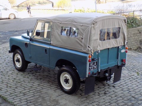 Land Rover 88 Series 111 Petrol + 7 Seats 2