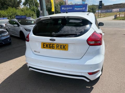 Ford Focus 1.5 TDCi ST-Line Euro 6 (s/s) 5dr 12