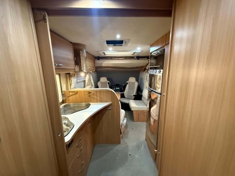 Niesmann and Bischoff Arto 74L 6 berth, large garage, tag axle, Niesmann Bischoff 9