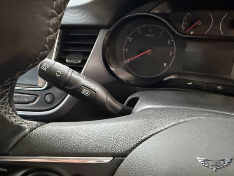 Vauxhall Crossland 1.2 Design SUV 5dr Petrol Manual Euro 6 (s/s) (83 ps) 53