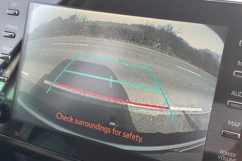 Toyota Hilux Invincible 4WD D-4D Double Cab Pickup 18