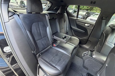Volvo XC40 D4 R-DESIGN PRO AWD 24