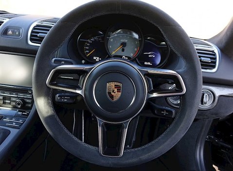 Porsche Cayman GT4 9