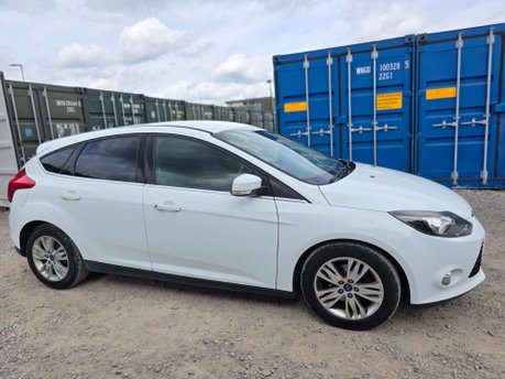Ford Focus 1.6 Titanium Navigator Hatchback 5dr Petrol Powershift Euro 5 (125 ps) 5