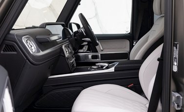 Mercedes-Benz G Series AMG Line Premium Plus 15