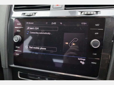 Volkswagen Golf 2.0 Golf SE Nav TDI BlueMotion Technology Semi-Auto 5dr 33