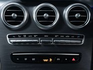 Mercedes-Benz GLC 2.0 GLC300d AMG Line (Premium Plus) SUV 5dr Diesel G-Tronic+ 4MATIC Euro 6 32