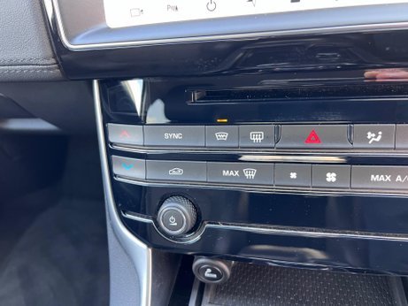 Jaguar XE 2.0i Portfolio Auto AWD Euro 6 (s/s) 4dr 24