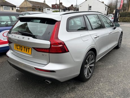 Volvo V60 B3 MOMENTUM MHEV 8